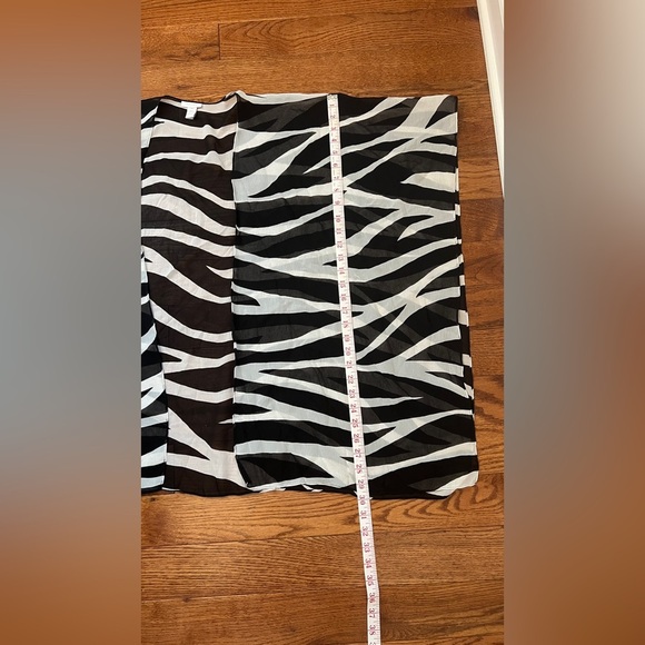 Chico’s 100 % Silk Kimono Zebra Print Open Front Cardigan Top OS - Picture 3 of 9